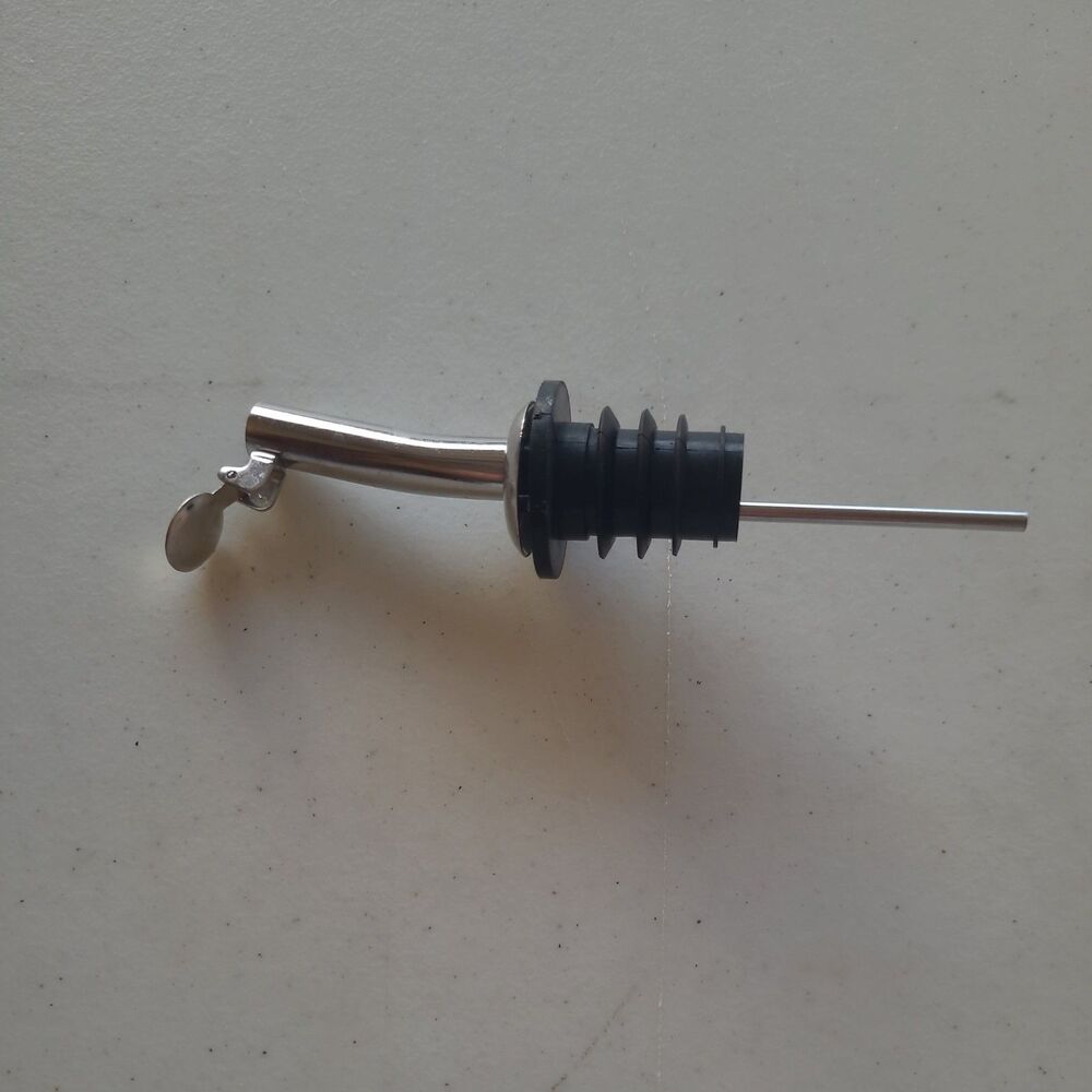 Liquor bottle pour spout wine olive oil